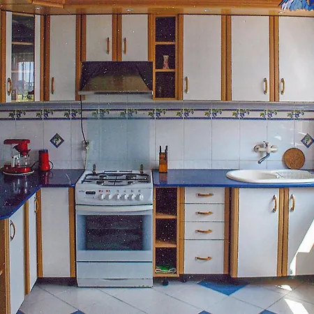 Holiday home 2 Bedroom Lovely In Tarnowo Podgorne Przezmierowo
