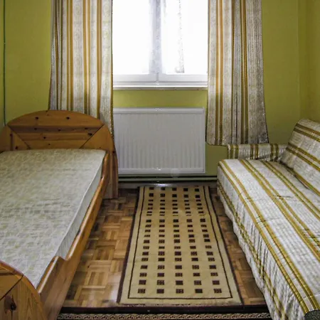 2 Bedroom Lovely In Tarnowo Podgorne Casa vacanze Przeźmierowo