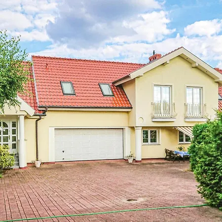 2 Bedroom Lovely In Tarnowo Podgorne Przeźmierowo