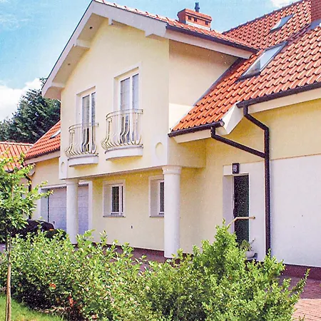 2 Bedroom Lovely In Tarnowo Podgorne Holiday home *