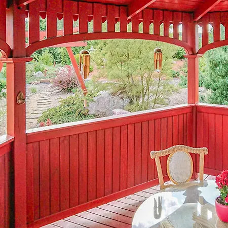 2 Bedroom Lovely In Tarnowo Podgorne